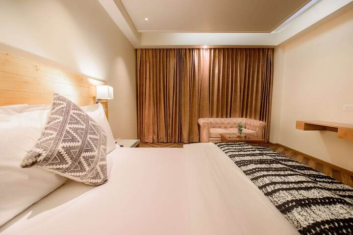 Room 33 of 53