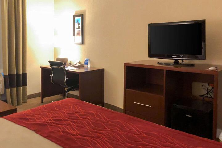 1 King Bed (13 of 16)