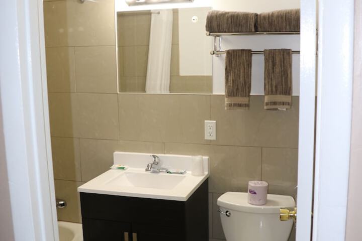 Room 8 of 11