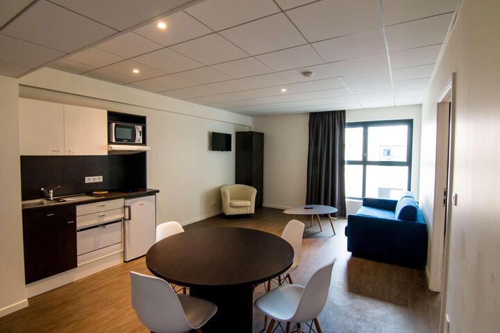 Room 9 of 35