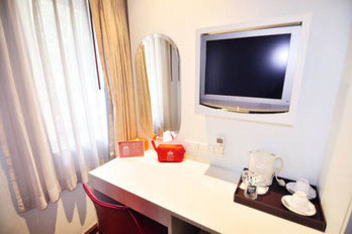 Room 15 of 21
