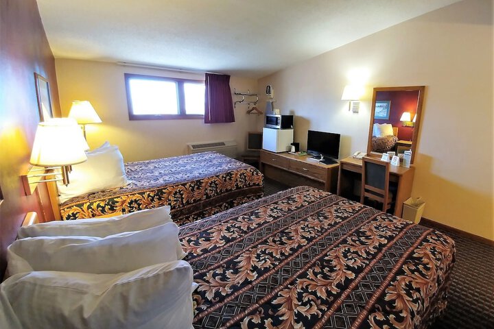 2 Double Beds (14 of 19)