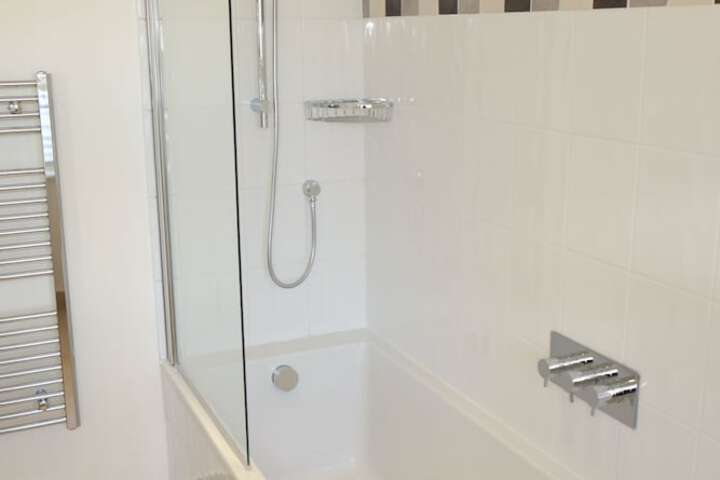Deep Soaking Bathtub