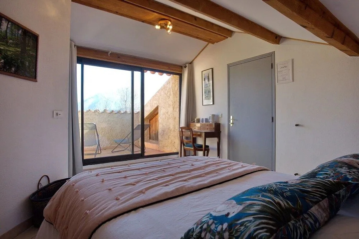 Room 4 of 14