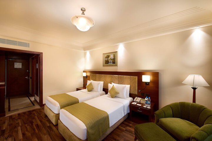 Room 15 of 90