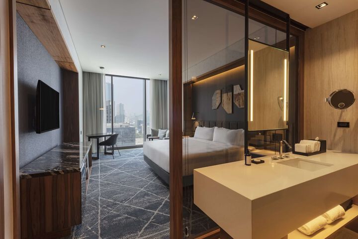 Room 11 of 81