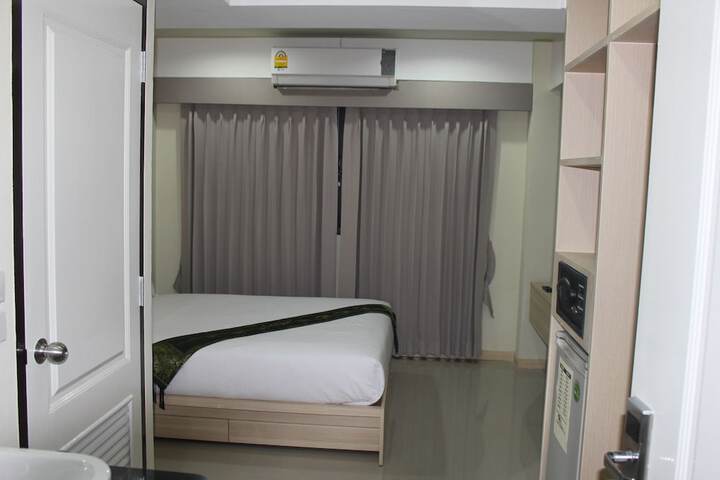 Room 9 of 15