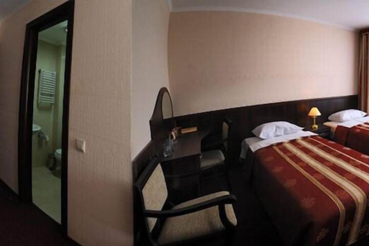 Room 12 of 40