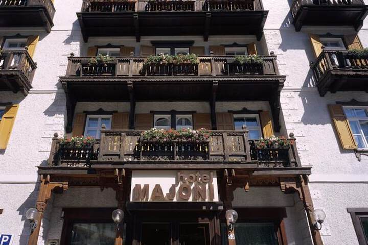 Hotel 66 of 72