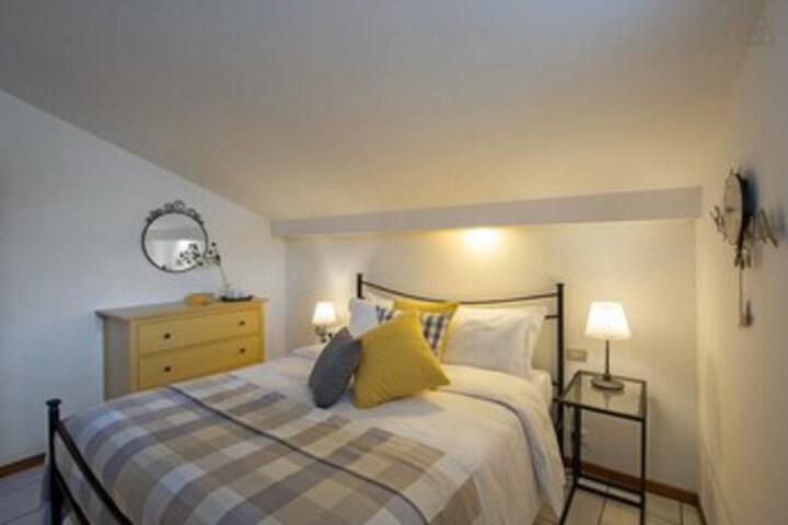 Room 6 of 26