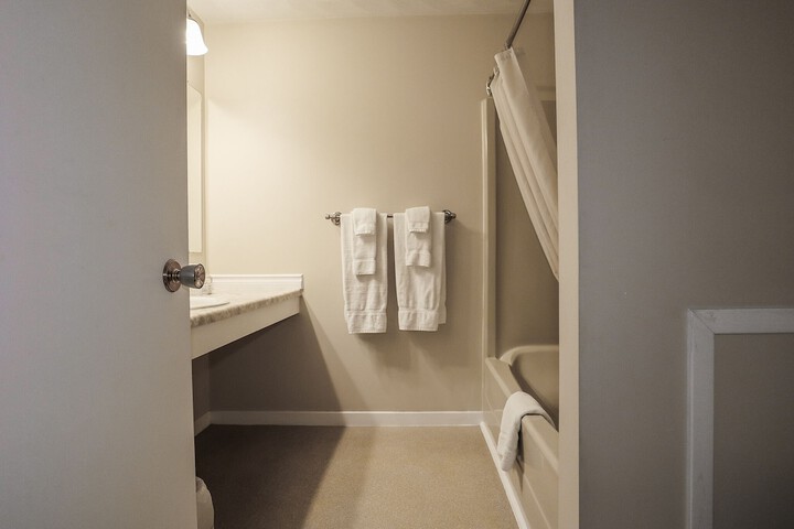 Room 17 of 27