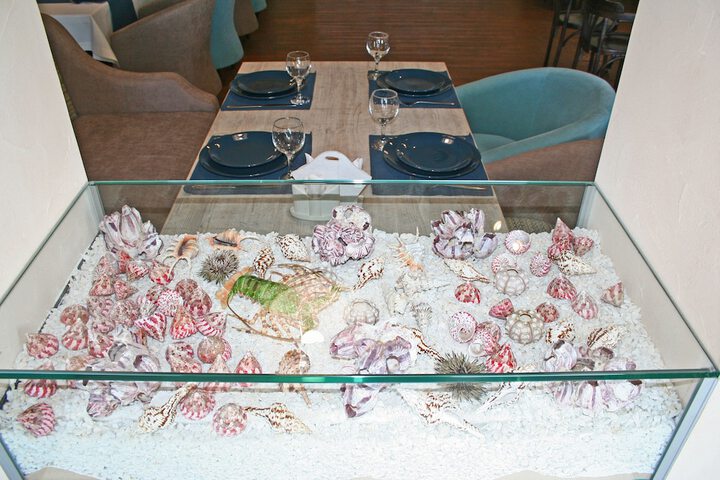 Dining 44 of 72