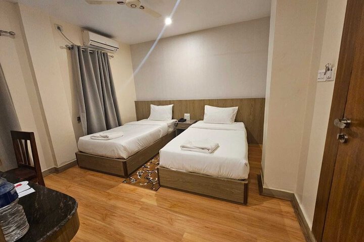 Room 5 of 19