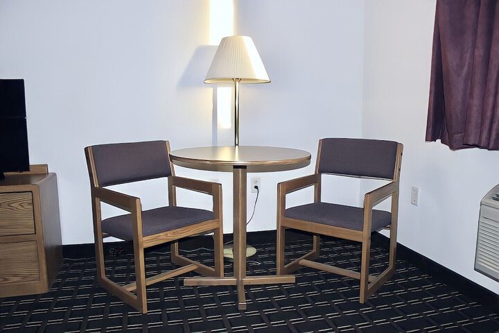 Room 11 of 32