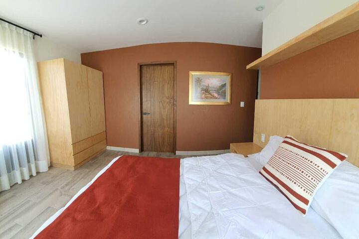 Room 4 of 96