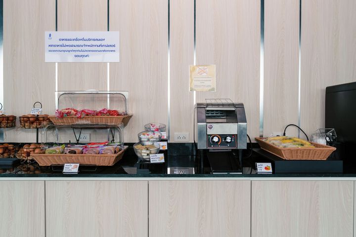 Breakfast/Coffee Service 104 of 138