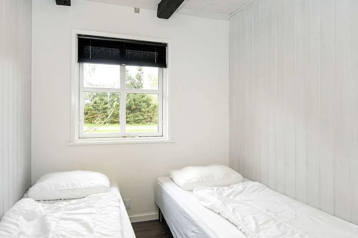 Room 4 of 21