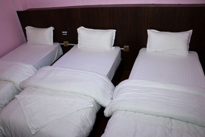 Room 15 of 27