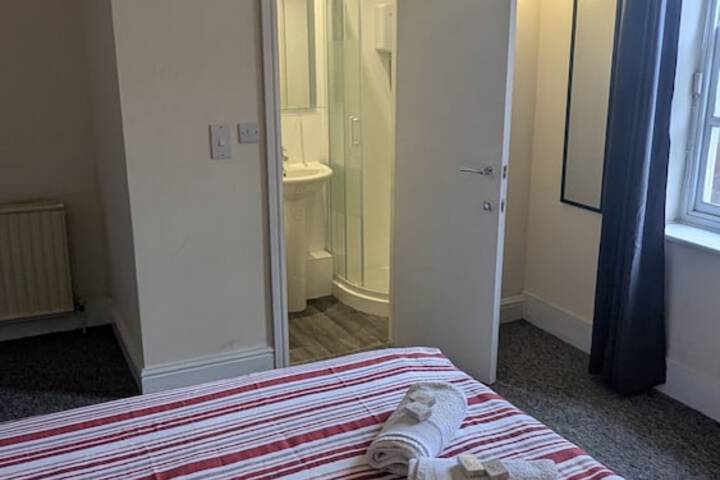 Room 5 of 27