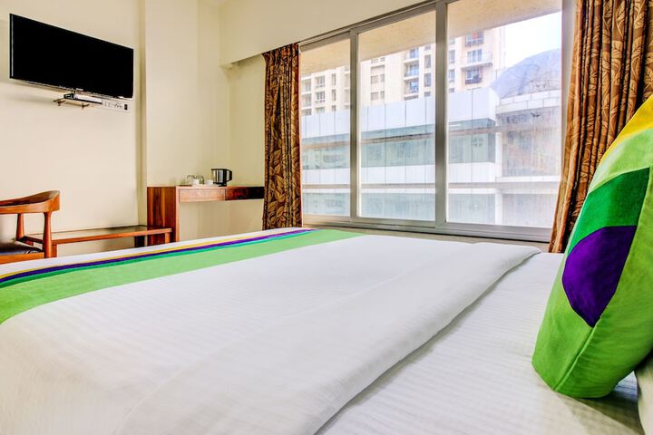 Room 10 of 25