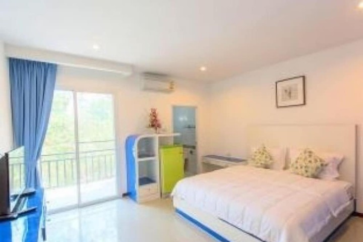 Room 8 of 14