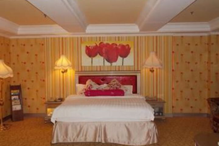 Room 85 of 159