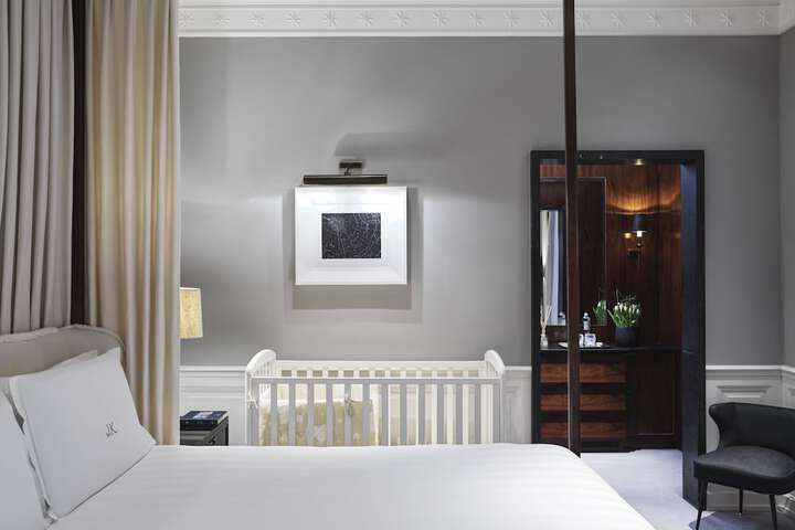 Room 60 of 221