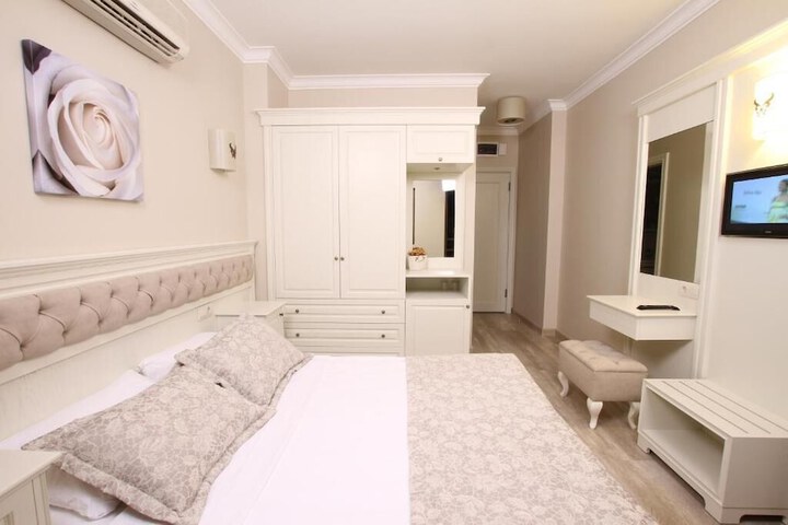 Room 6 of 29