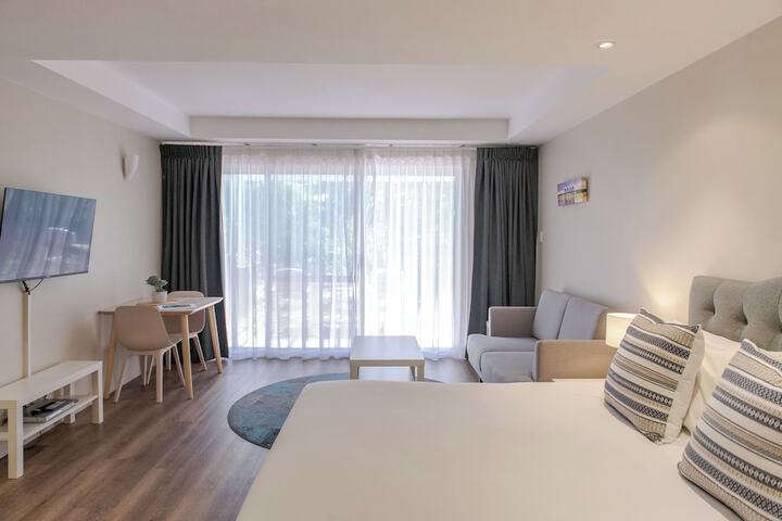 Room 4 of 60