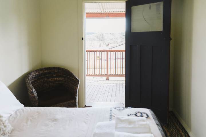 Room 15 of 37