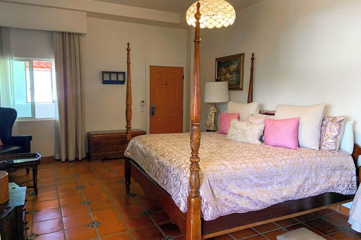 Room 20 of 63