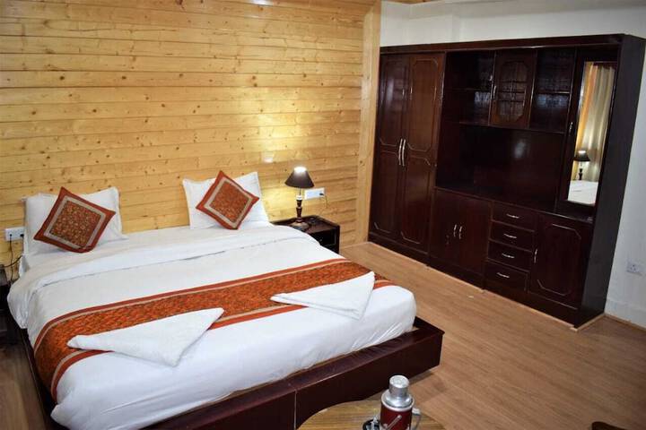 Room 13 of 24