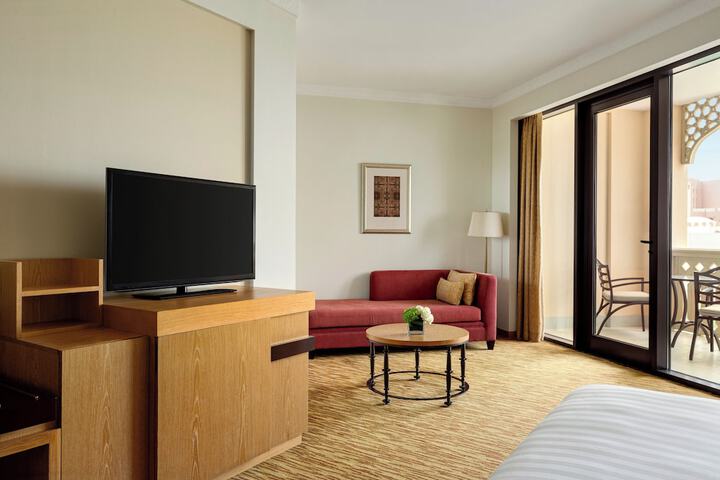 Room 2 of 37