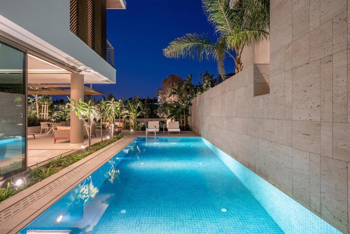 Pool 61 of 111
