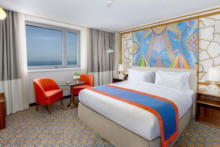 Room 15 of 106