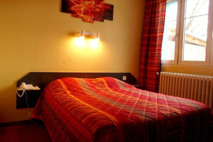 Room 4 of 10