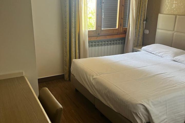 Room 19 of 52
