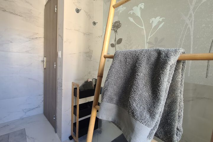 Room 96 of 118