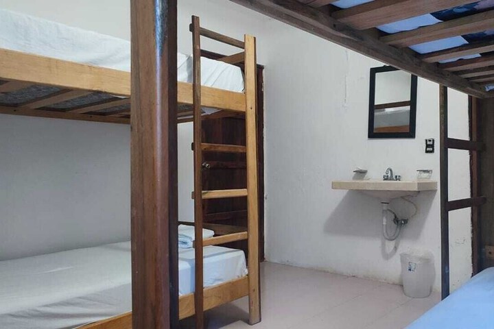Room 8 of 11