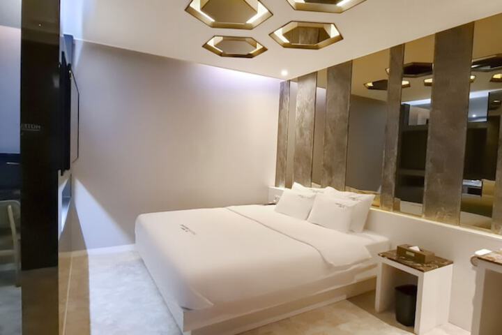 Room 60 of 89