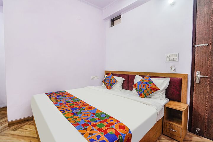 Room 14 of 28