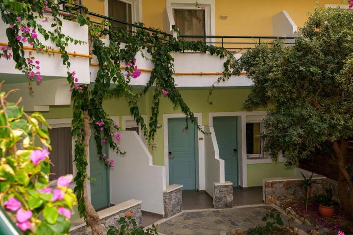 Dedalos Beach Hotel