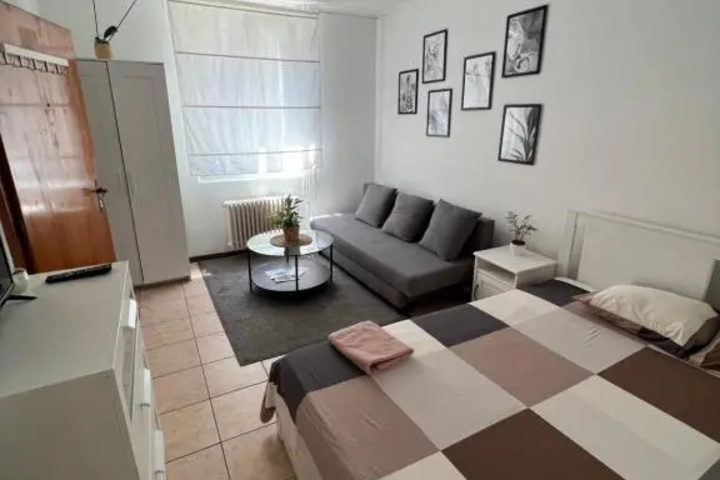 Room 3 of 5
