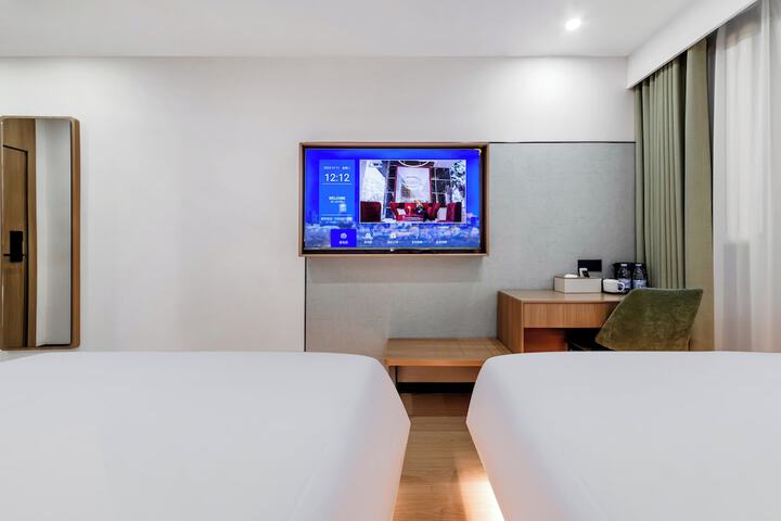 Room 5 of 30