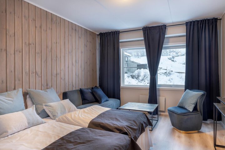 Room 10 of 33