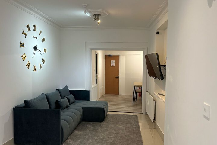 Room 34 of 146