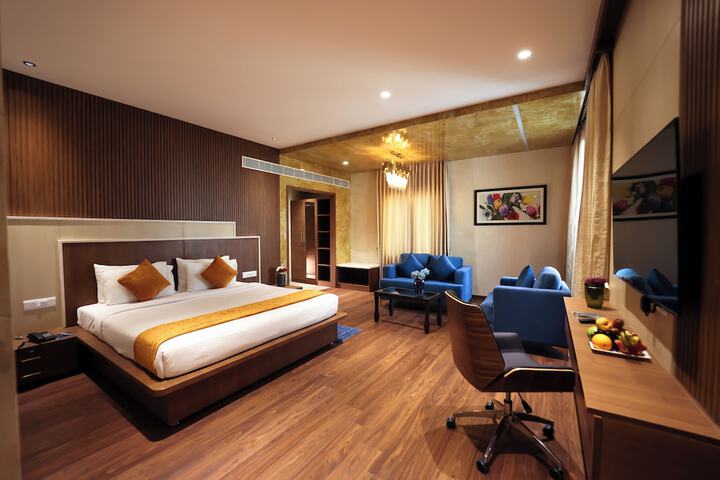 Room 12 of 18