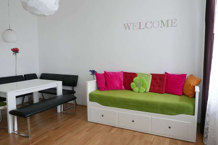 Room 11 of 21
