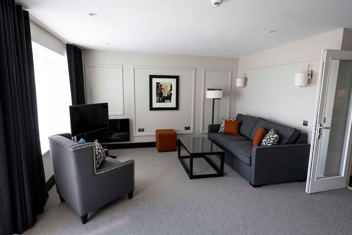 Room 42 of 91
