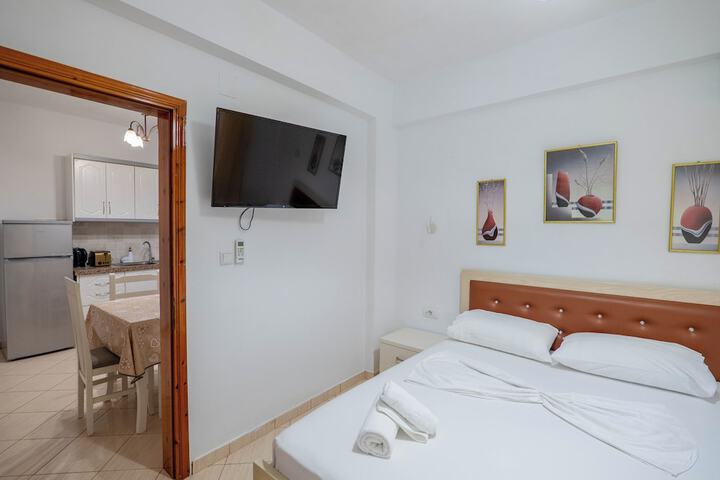 Room 34 of 133